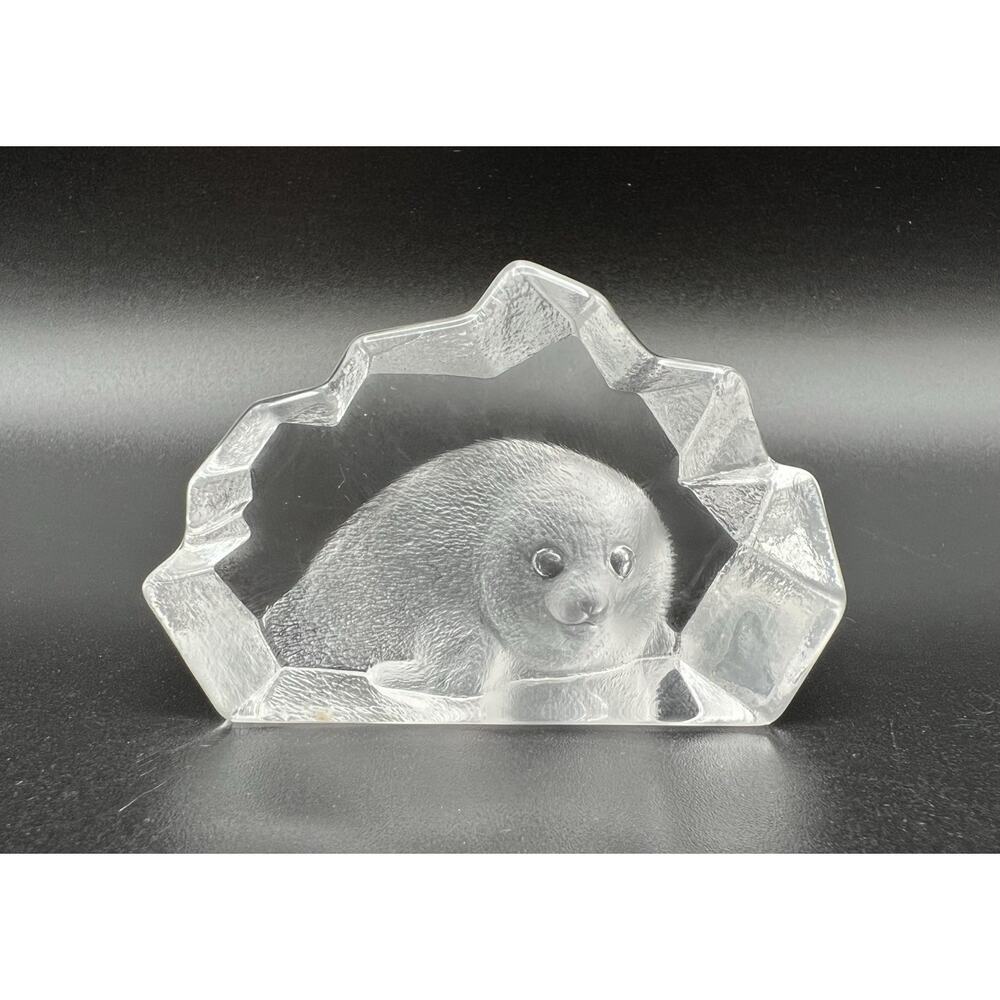 Mats Jonasson Signed Lead Crystal Swedish Art Glass Paperweight 2” Baby Seal